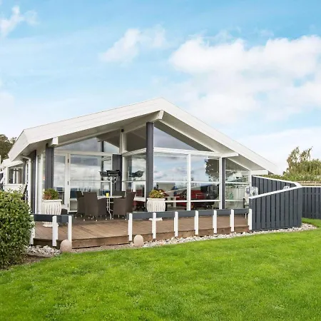 Two-bedroom Holiday In Bjert 2 *