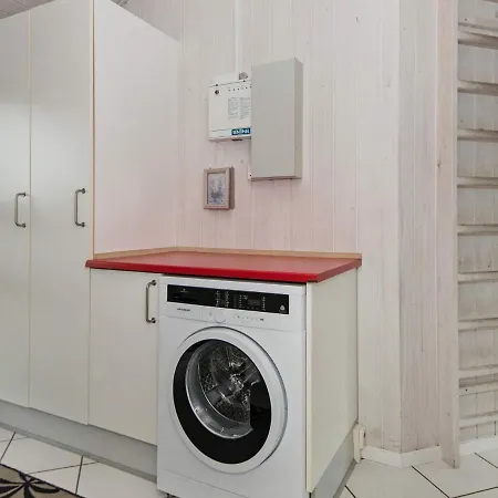 Σπίτι διακοπών Two-bedroom Holiday In Bjert 2